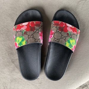 GG Blooms Slides